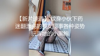 娘胎里就很骚的小女人，全程露脸大秀直播啪啪性爱，口交大鸡巴让大哥舔逼，多体位草小穴