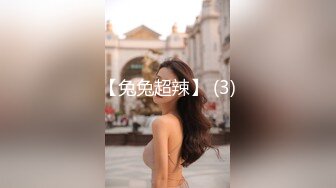 清纯小美女舔弄大鸡巴样子好骚，乖巧听话撅着屁股让小哥无套抽插玩弄骚奶子，掰开骚逼看特写道具蹂躏真刺激