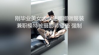 她自拍发情自慰勾引我