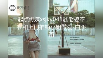 私房十月最新流出商场隔板女厕全景后拍美女尿尿牛仔裤美眉用杯子接尿不知做什么