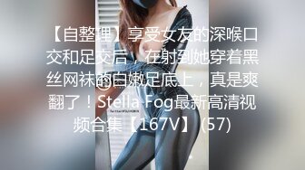 甜美小仙女 涂紫色美甲，果然是个小骚逼，在浴室就按耐不住发骚 轻轻撩抚爱穴，喘息声由慢加快，淫水一丝丝流在手上。