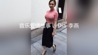 偷拍巨乳翹臀鄰居完美洗澡，身材無敵（上）